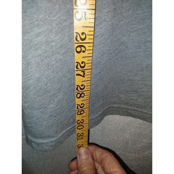 Under Armour Gray Extra Large T Shirt with Large Black Logo HeatGear Loose Fit - Picture 4 of 5